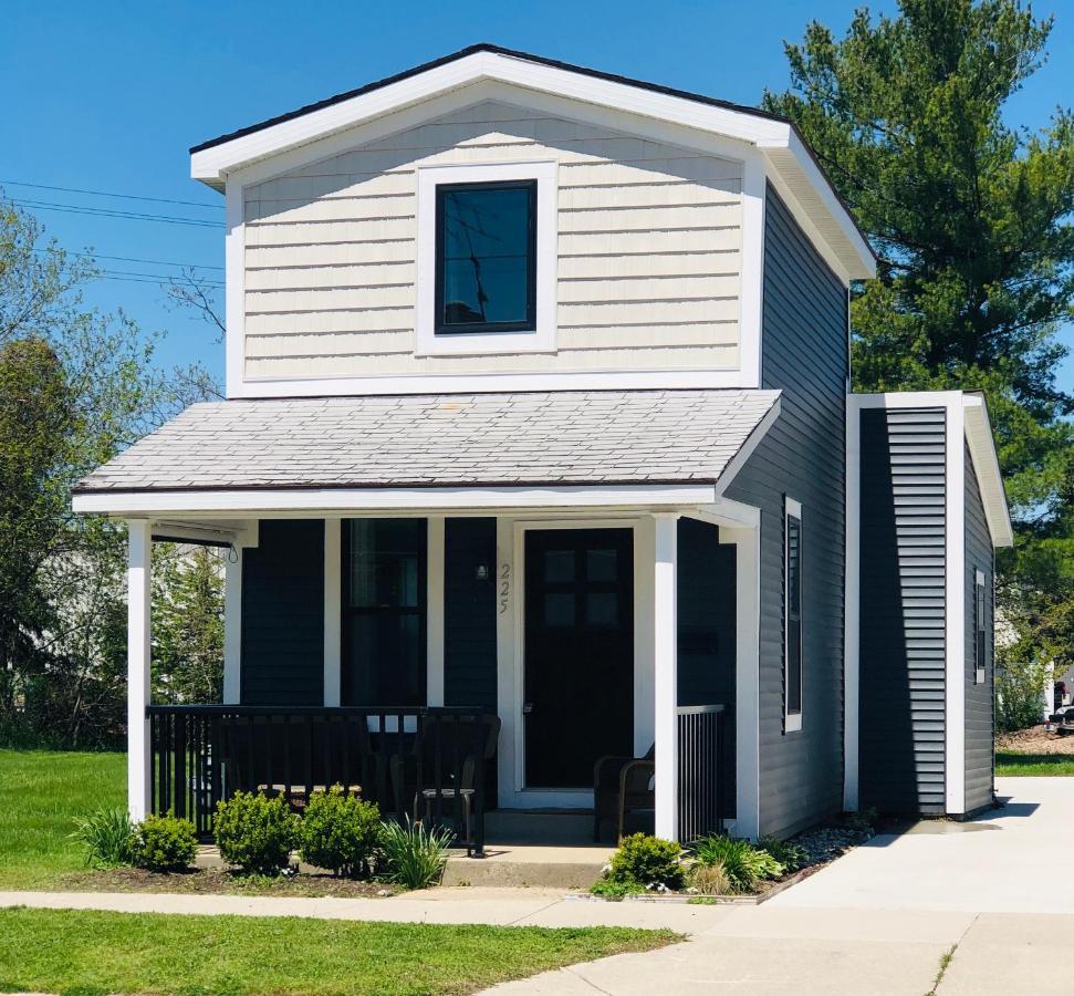 Strong'S Harbor House Villa Grand Haven Exterior photo